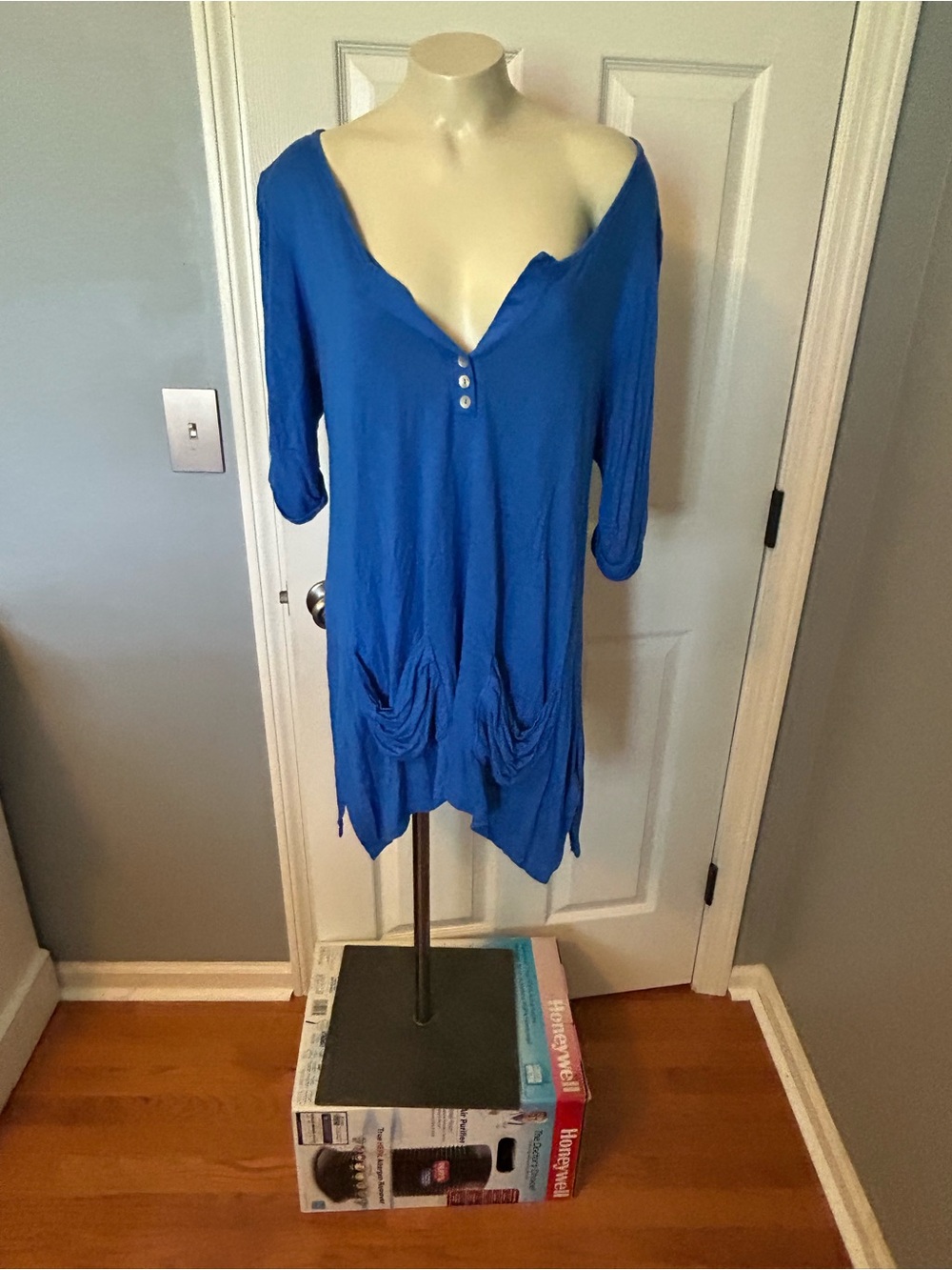 cha cha vente Royal Blue V-Neck Tunic with Pocket Draping